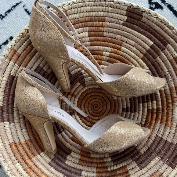 Chelsea Crew “Lola” heels in gold - Picture 3 of 9